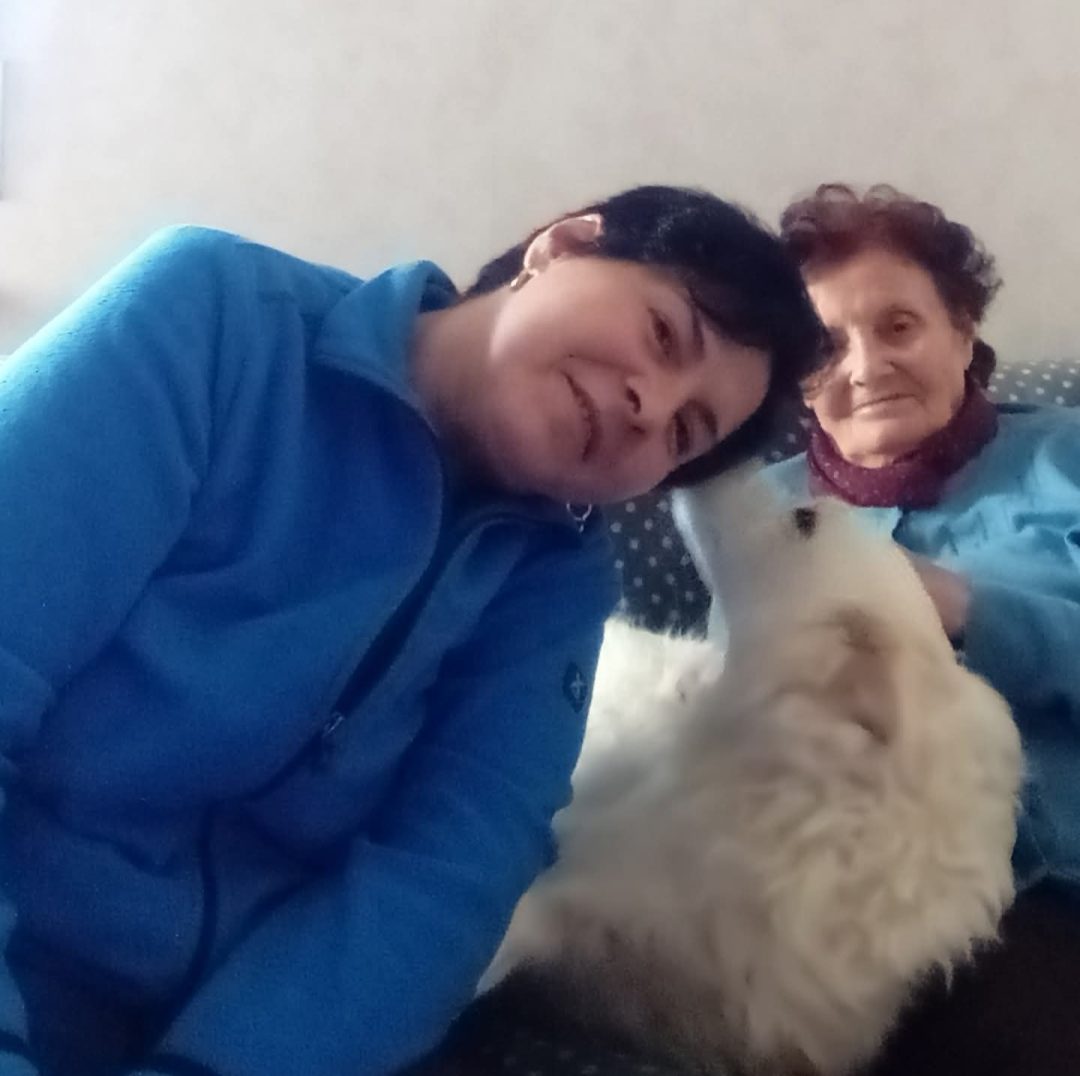 Liliana Dina and the dog