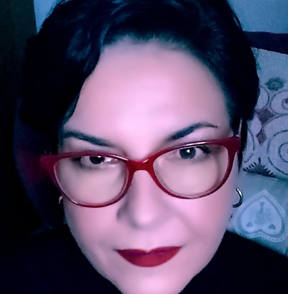 Liliana Red Glasses
